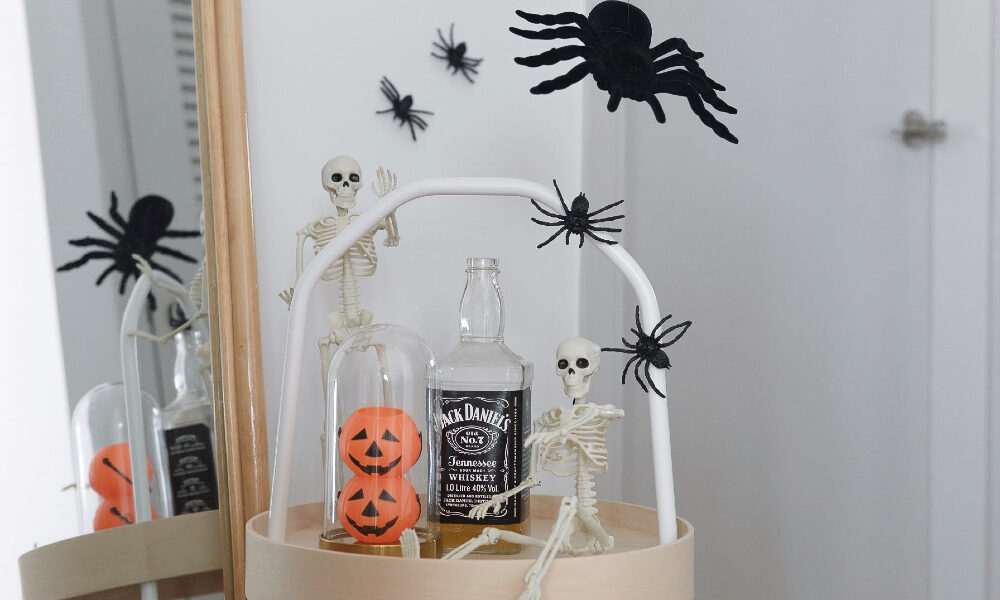 How To Create A Chic Halloween Vibe With Cheap Halloween Decor That