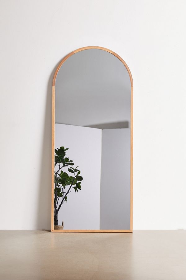Minimalistic arched mirror