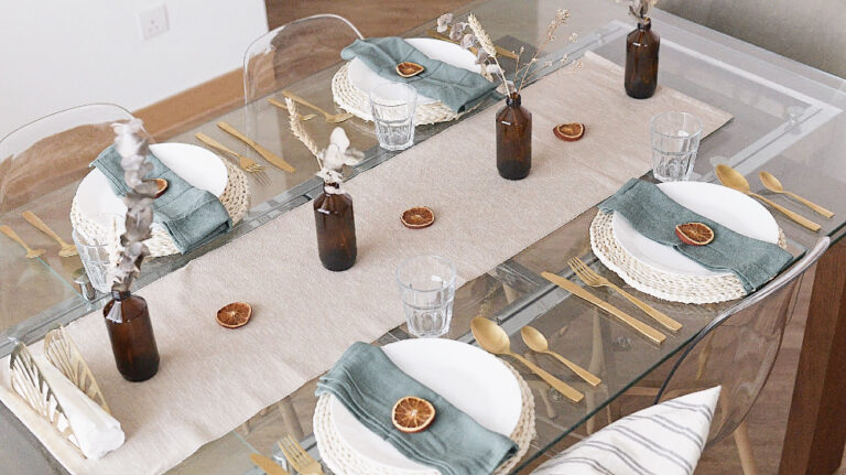 How To Create A Simple & Beautiful Thanksgiving Table Setting