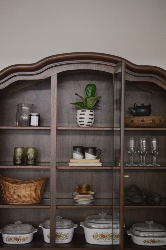 China cabinet decor