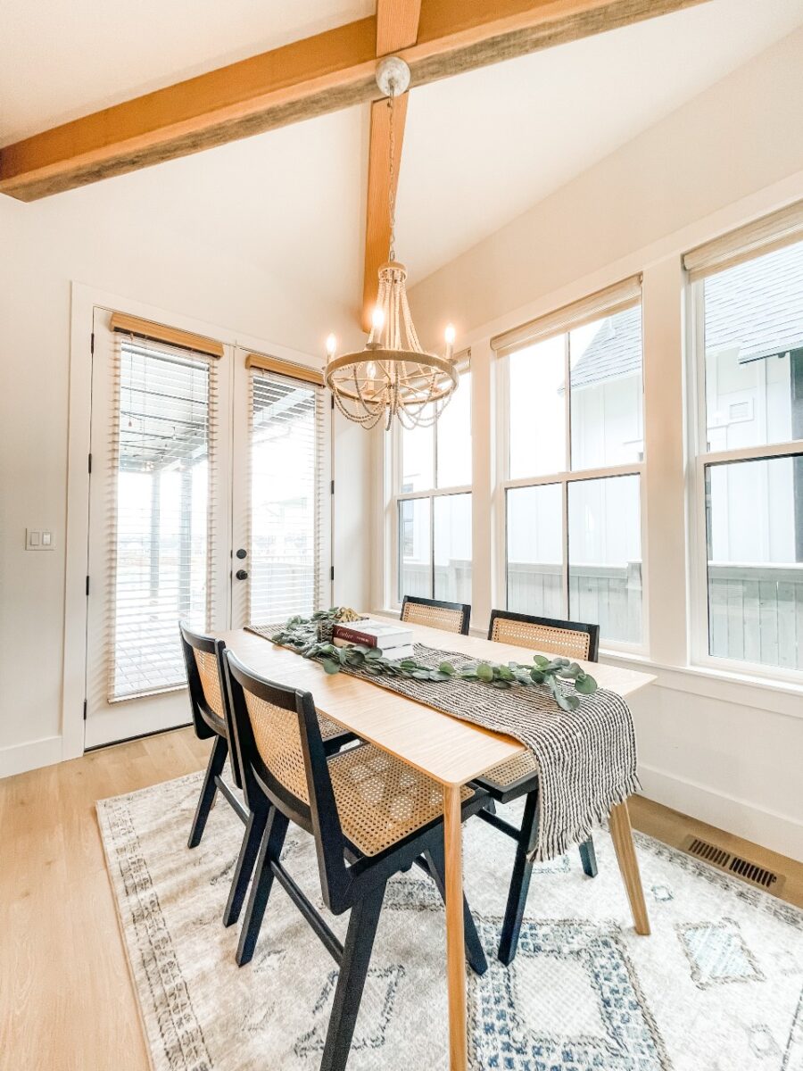 A Stunning Lakefront Property In Utah Is Designed For A Mom And Her ...