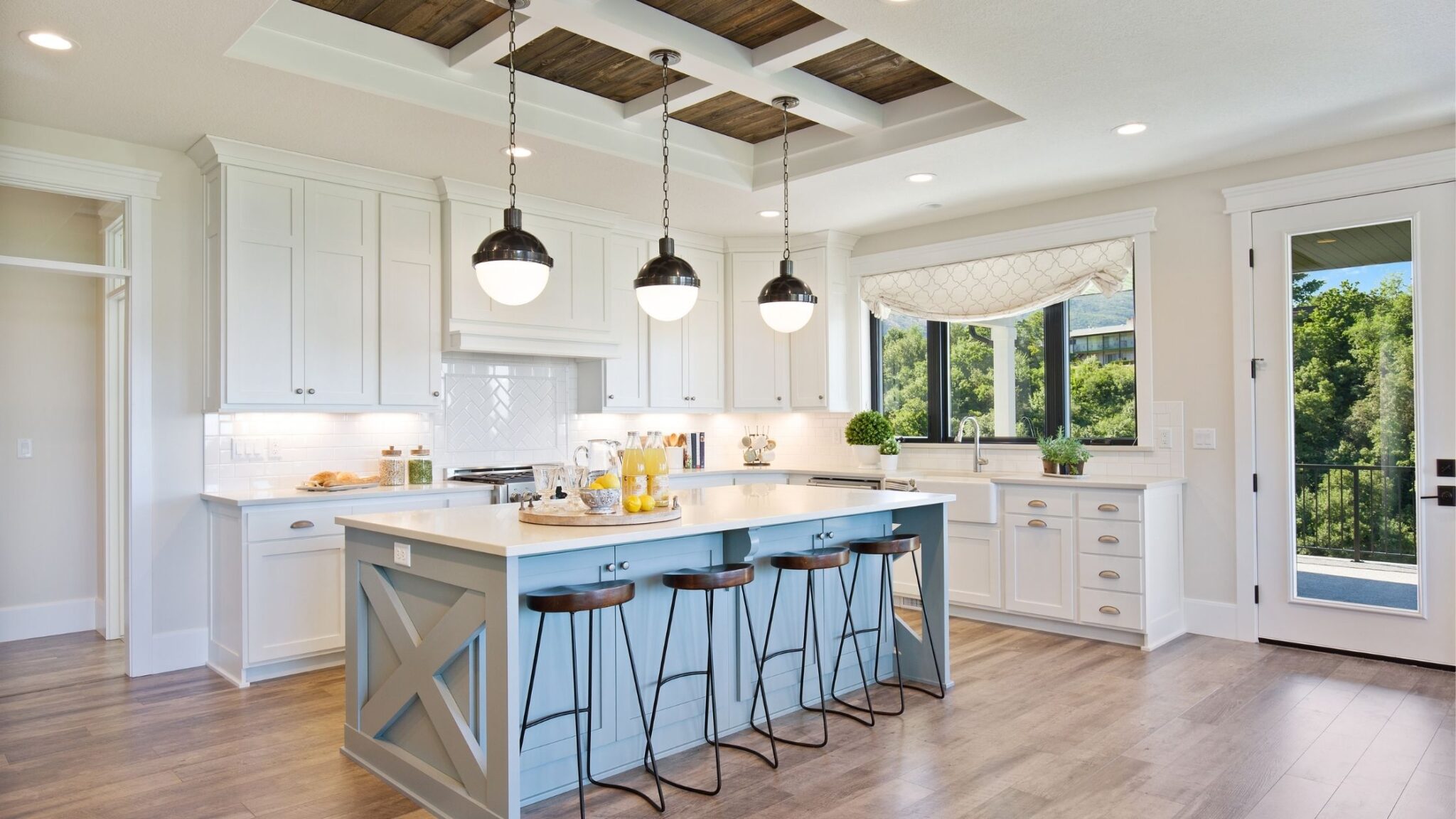 Farmhouse vs Modern Farmhouse What's the difference and which style