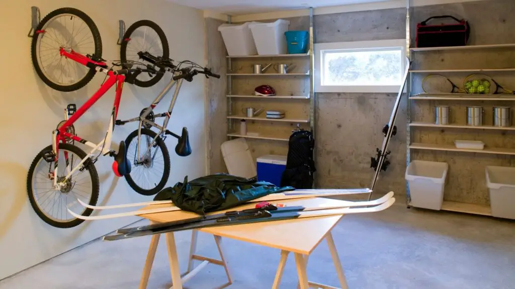 How to declutter a garage