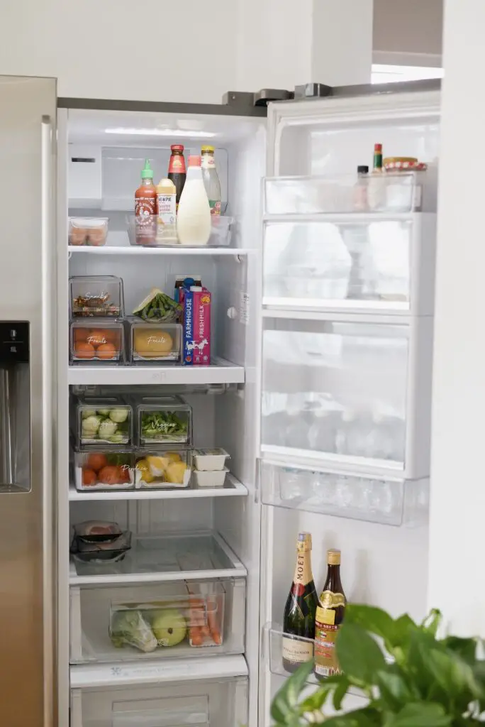 How to organize a fridge to avoid food wastage