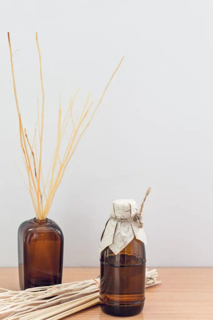 Reed diffuser vs candle What are reed diffusers