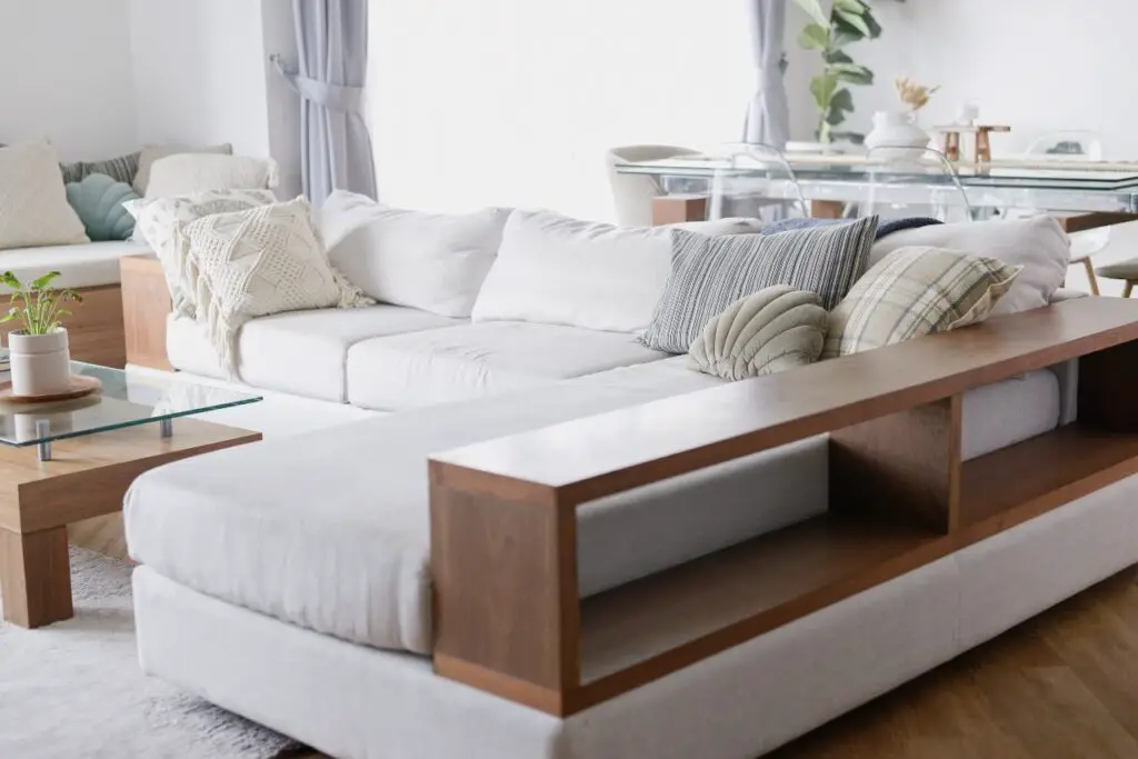 Living room essentials - Sofa