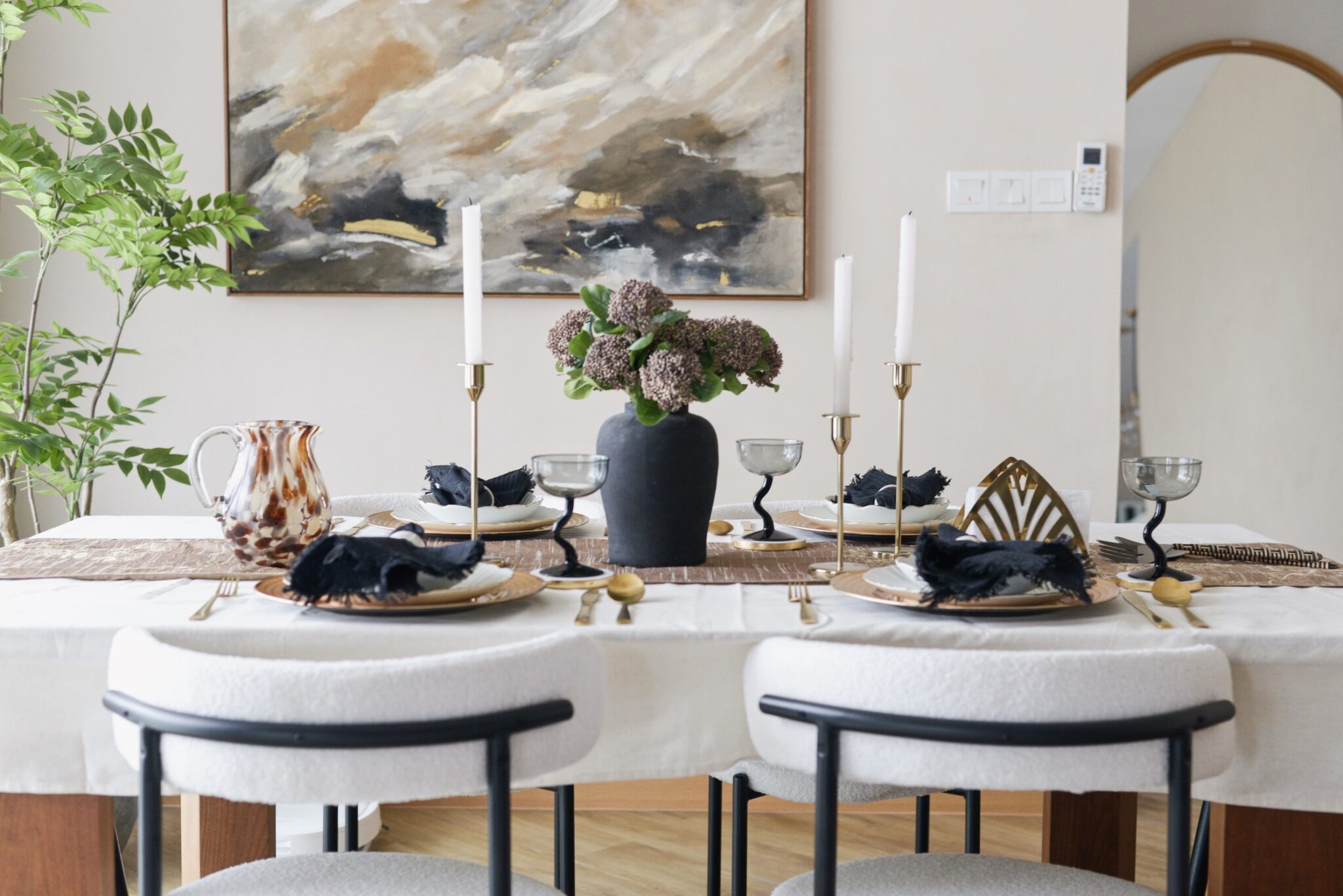 A Minimal And Classy Black And Gold Tablescape