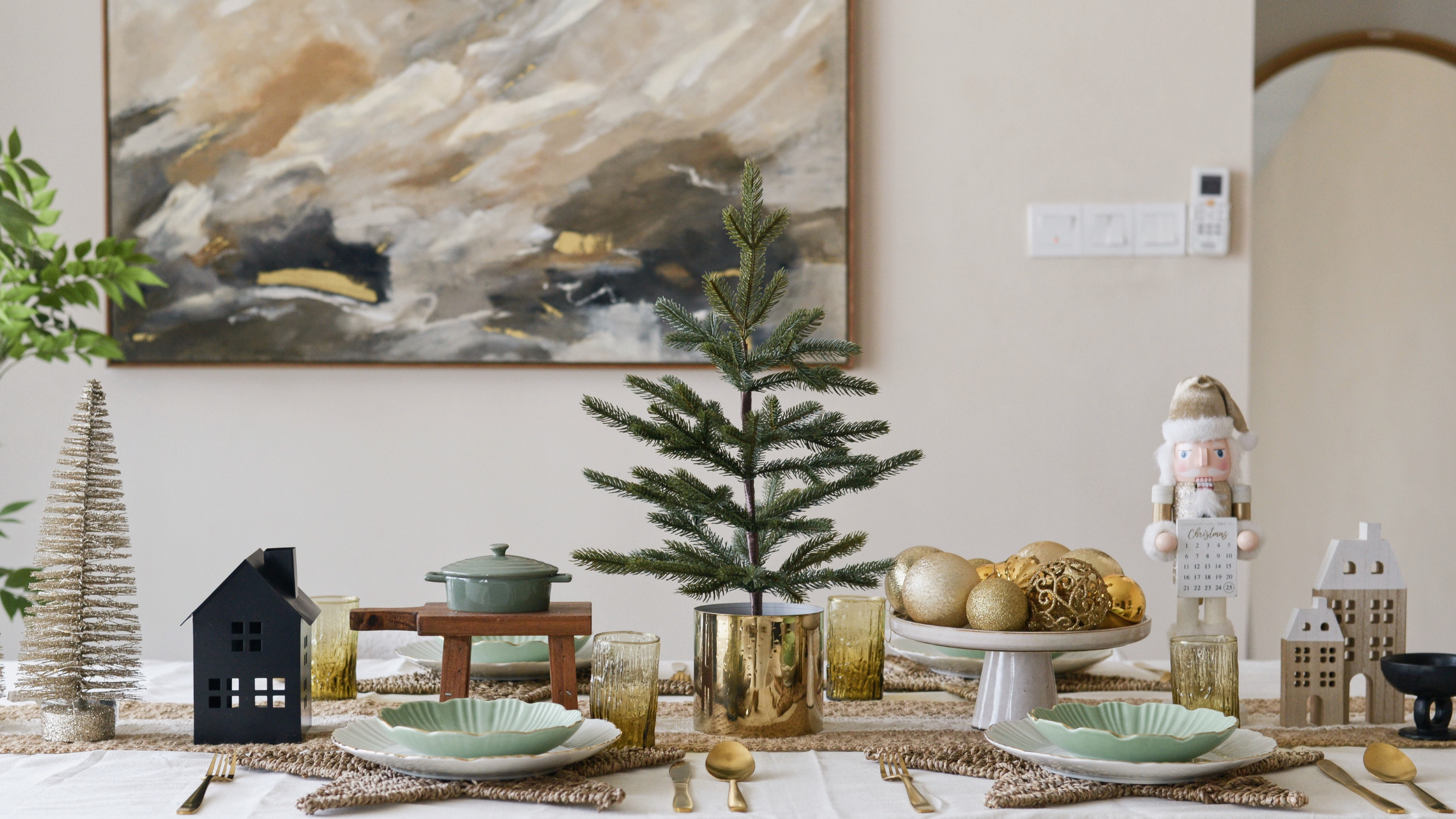 Green and gold holiday tablescapes