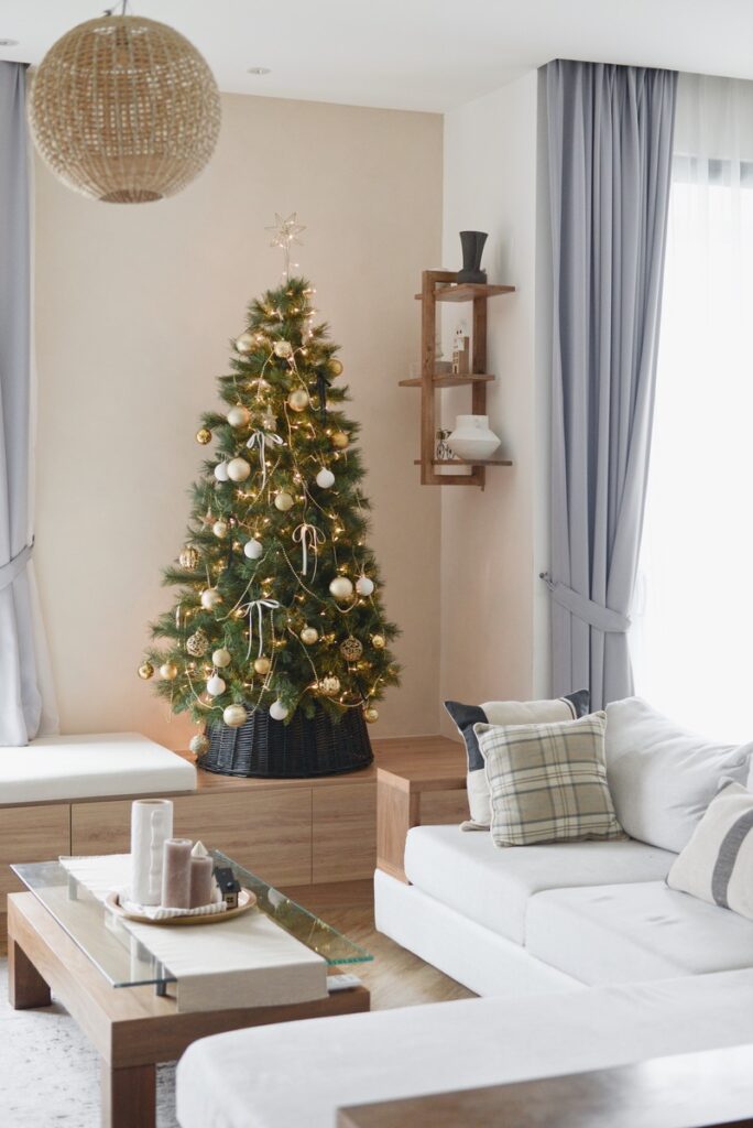 3 Unique Neutral Christmas Tree Ideas