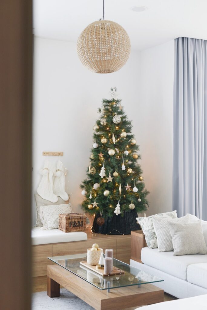 3 Unique Neutral Christmas Tree Ideas