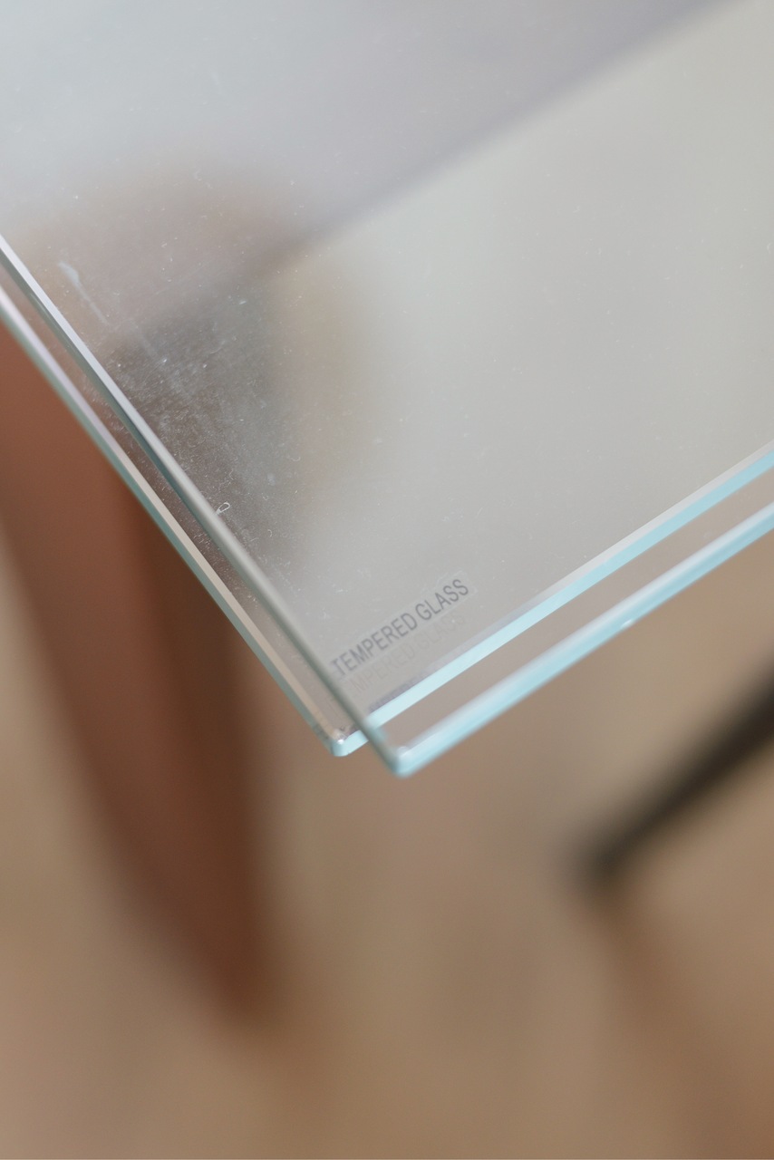 Durable tempered glass dining table