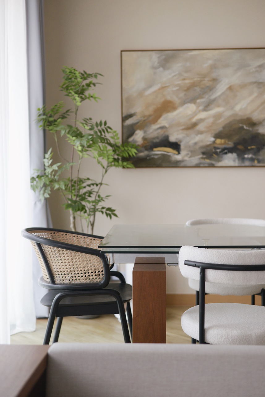 Rectangle glass dining table