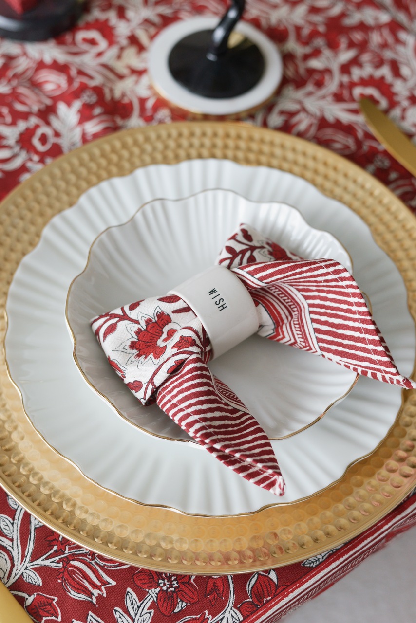 Christmas Bow Napkin Fold
