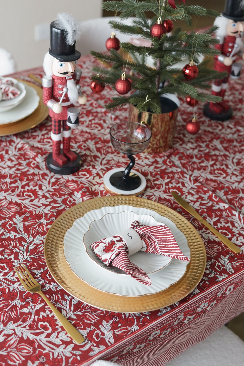 Classic Christmas table decor ideas