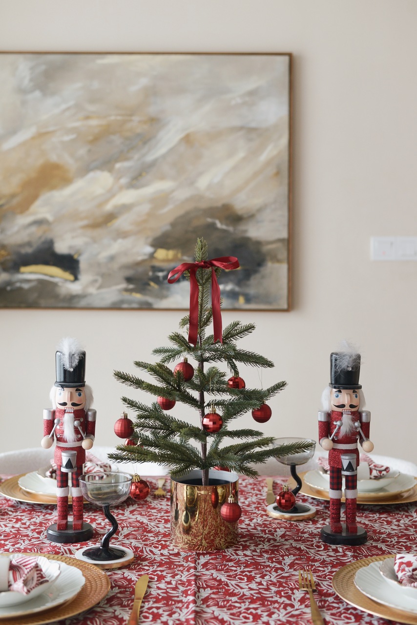 Festive Red Christmas Table Centerpieces