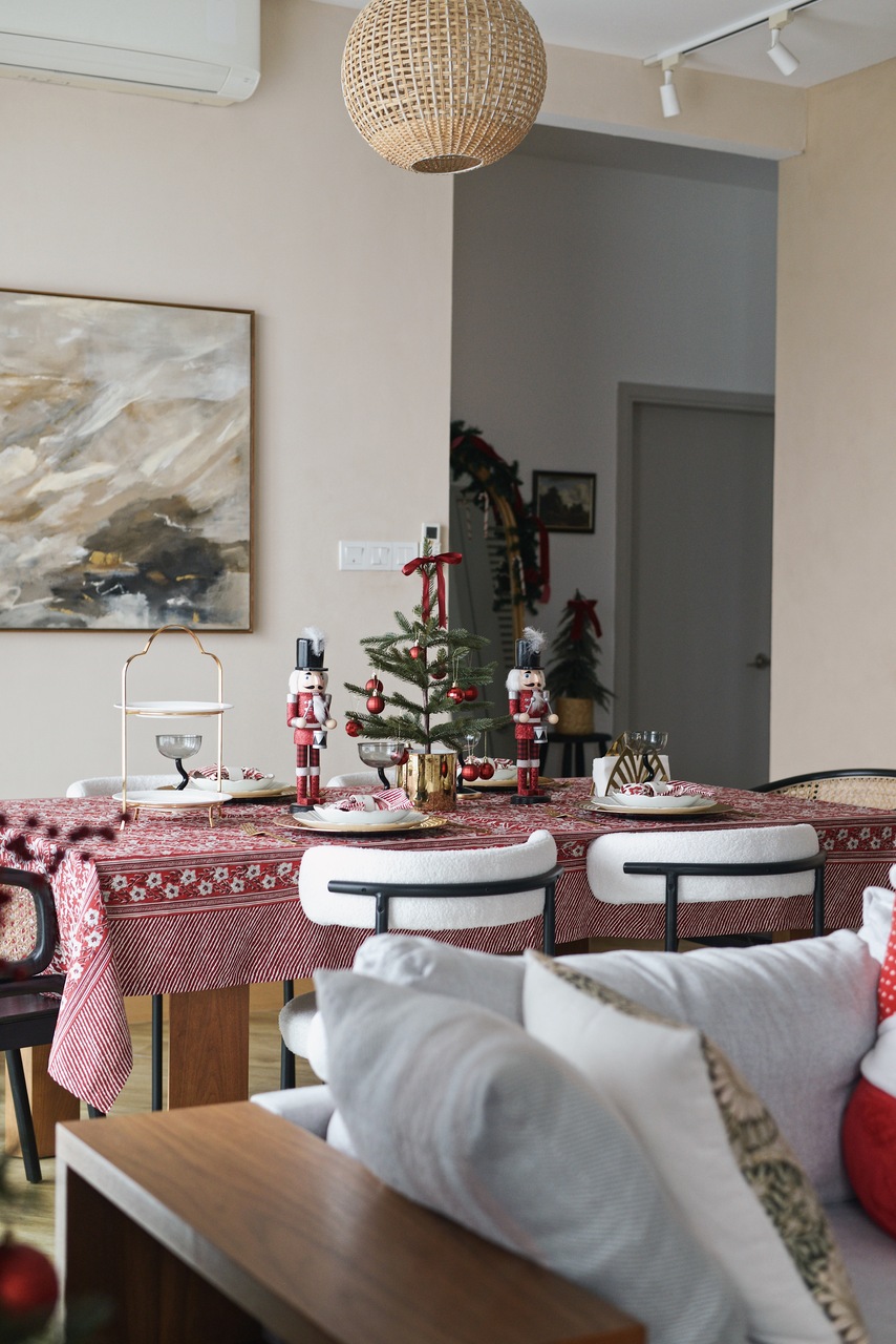 Red & White Christmas Table