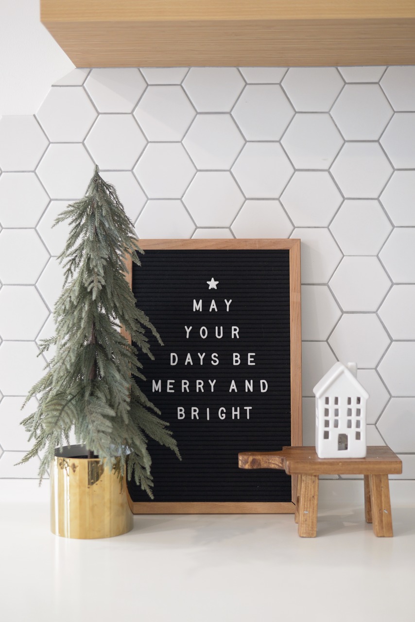 Christmas decor - Christmas letter board quotes