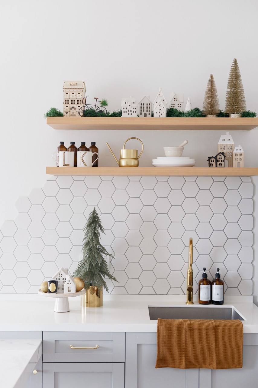 How to decorate a kitchen for Christmas